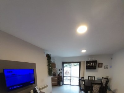 HERMOSO DUPLEX A LA VENTA , DOS DORMITORIOS , PILETA COCHERA