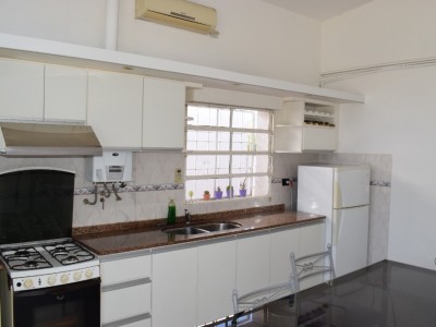  VENTA HERMOSA CASA 300 MTS COSTANERA CARLOS PAZ