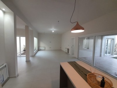 VENTA HERMOSA CASA , BARRIO  LAS CAÑITAS , A ESTRENAR